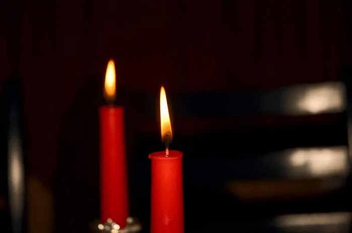 Приворот на любовь женщины на свечах